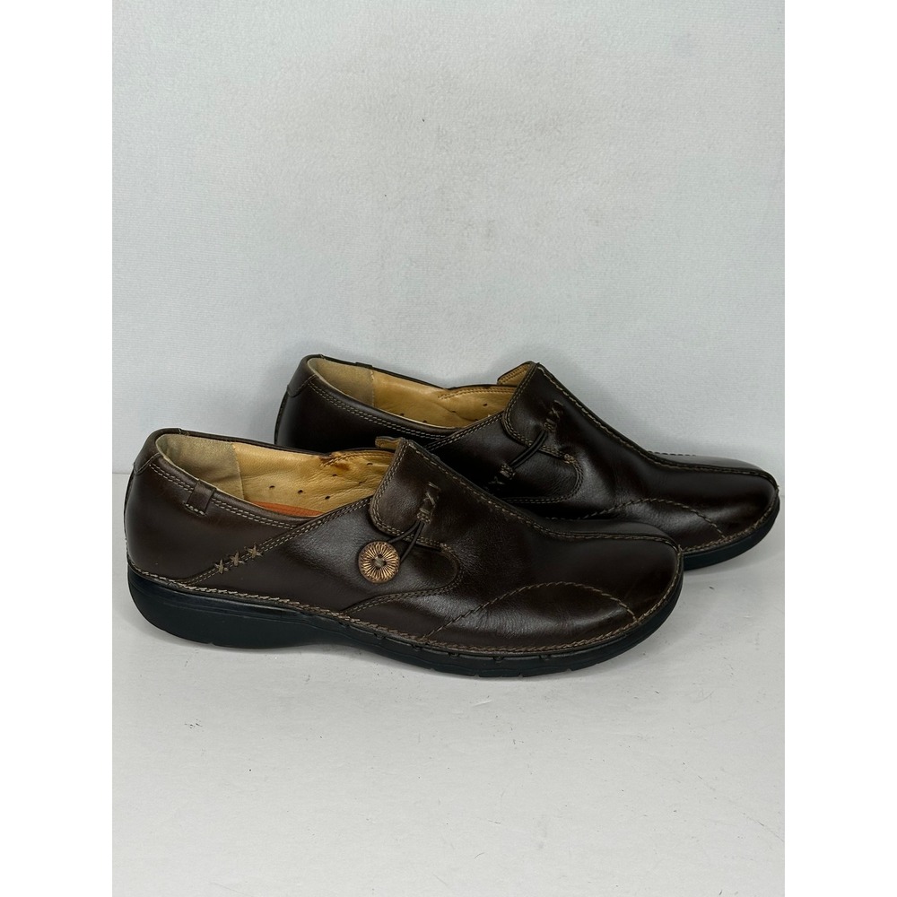 Clarks Womens Brown Leather Slip On Loafers Button Detail LightweightSize 9.5N